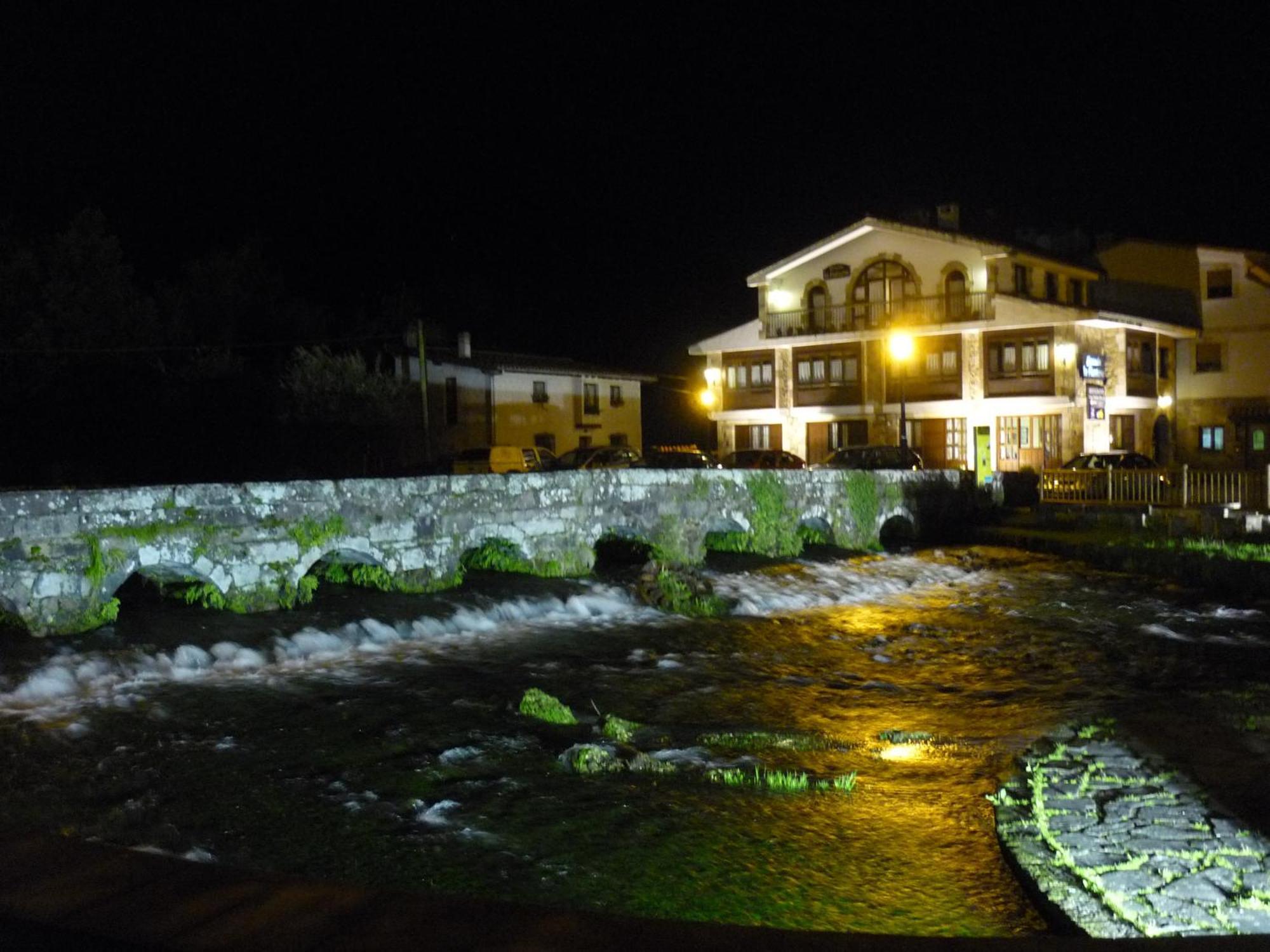 La Fuentona De Ruente Hotel Buitenkant foto